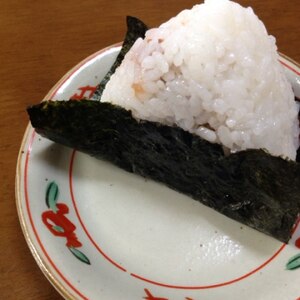 梅干しと海苔の佃煮のおにぎり